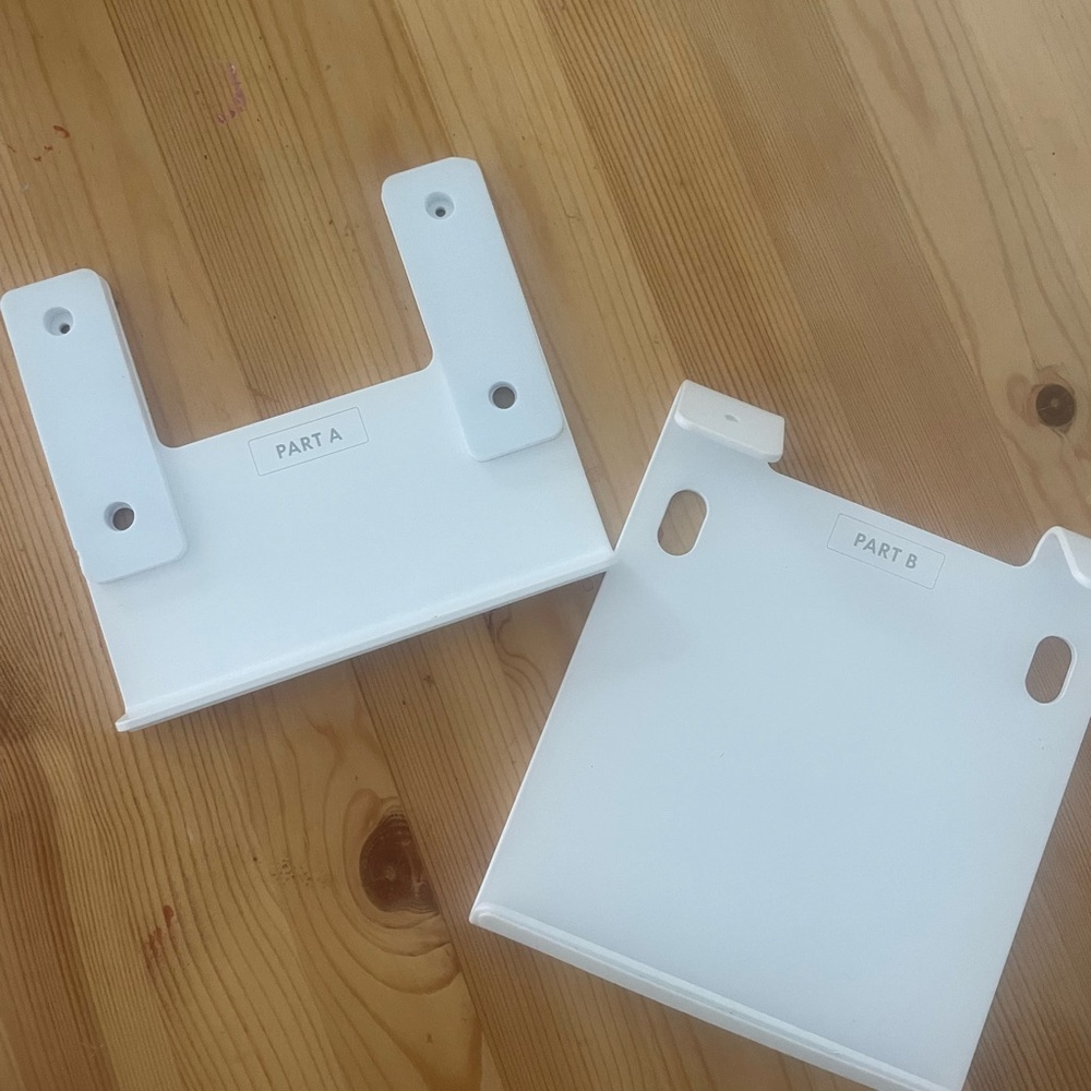 Skylight White Metal Counter Top Stand